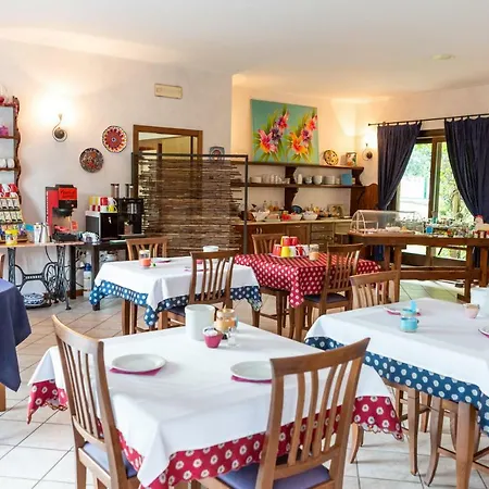 Lägenhetshotell Alesi 3*