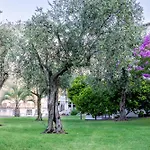 Alesi Lägenhetshotell