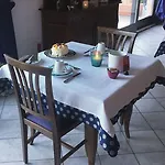 Alesi Lägenhetshotell