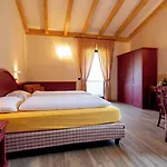 Lägenhetshotell Alesi 3*