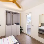 מלון דירות Alesi 3*
