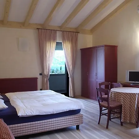 Alesi 公寓式酒店 马尔切西内