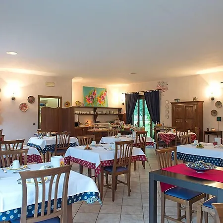 Apart-hotel Alesi 3*