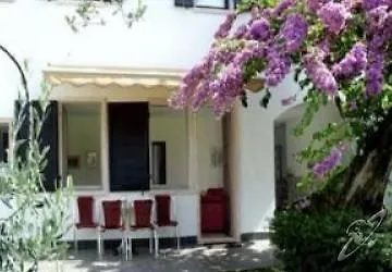 Alesi Aparthotel