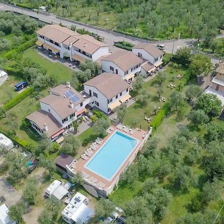 Alesi Aparthotel