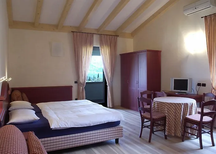 Alesi Aparthotel Malcesine